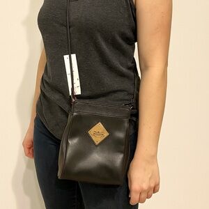 Perry Ellis Vintage Retro Black Leather Crossbody Bag Small Shoulder Purse Bag